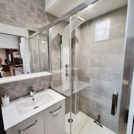 Апартаменты Saun Arene Grand T2 Proche Gare Avec Sauna Реймс